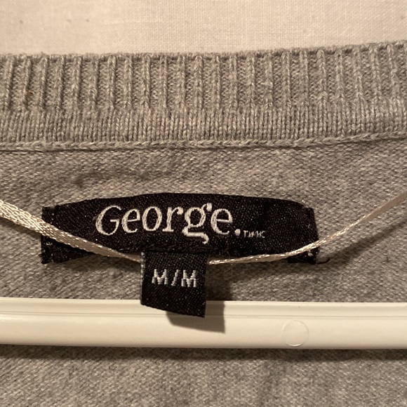 Ladies button up sweater - Picture 2 of 3